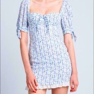 Skylar + Madison White and Blue Floral Puff Sleeve Dress (SIZE L)